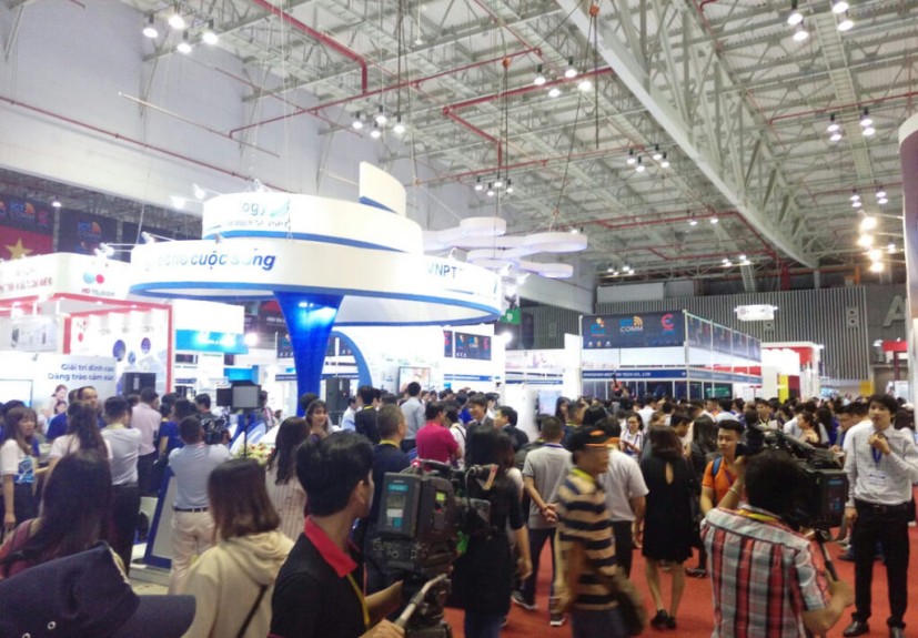 SUR-LINK تظهر بقوة في معرض ICT COMM Vietnam 2026، مما يفتح المجال لعصر جديد من الكابلات الذكية! 